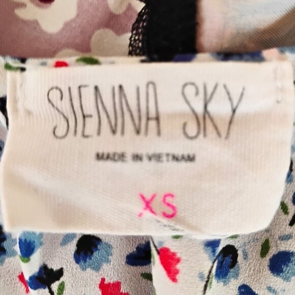 Womens Floral Smocked Peplum V-Neck Blouse Size XS Baby Doll Polka Dot Ruffle - Picture 4 of 4